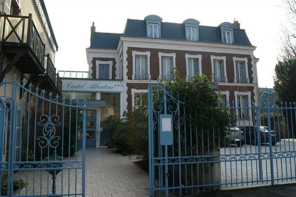 Castel Albertine Hotel 3*